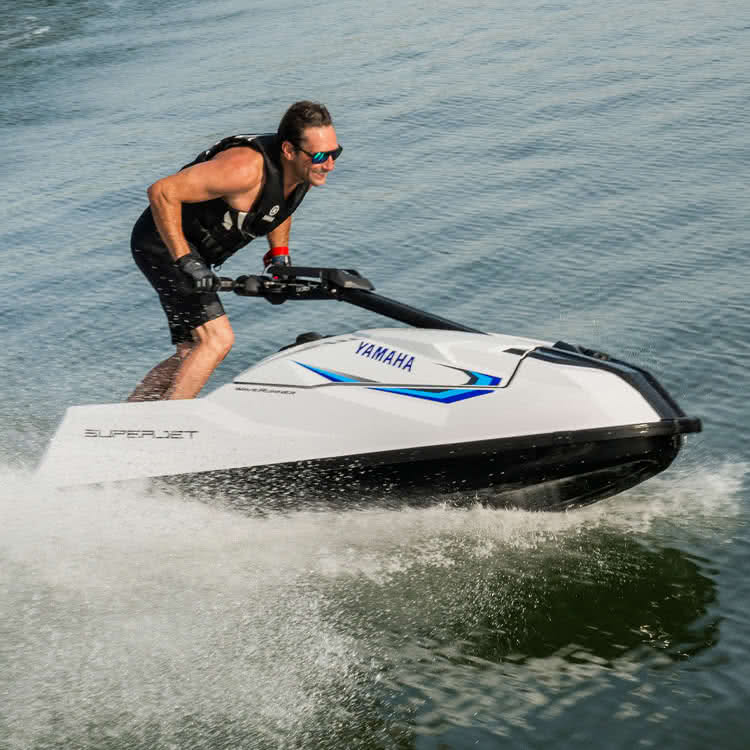 фото_wave_runner_yamaha_Logistics Code